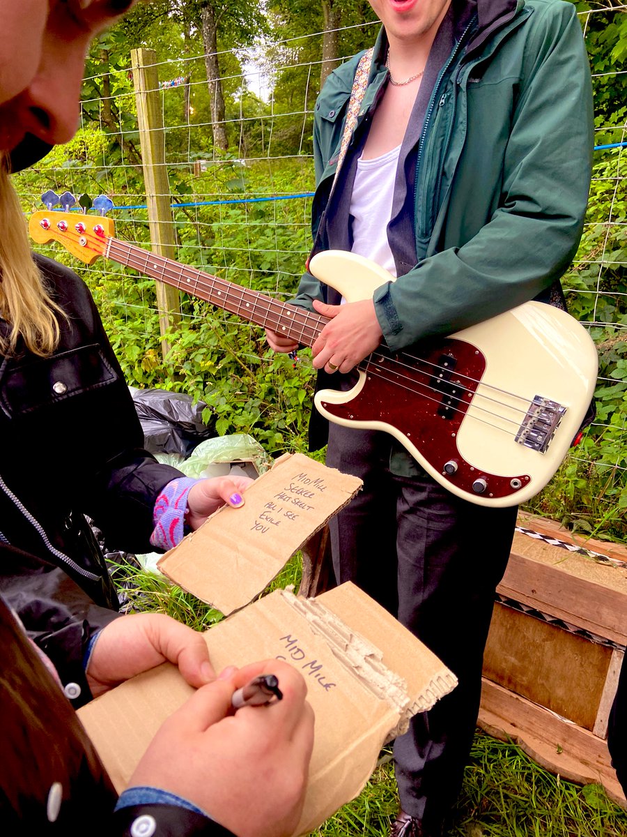 DIRTY LACES tweet media