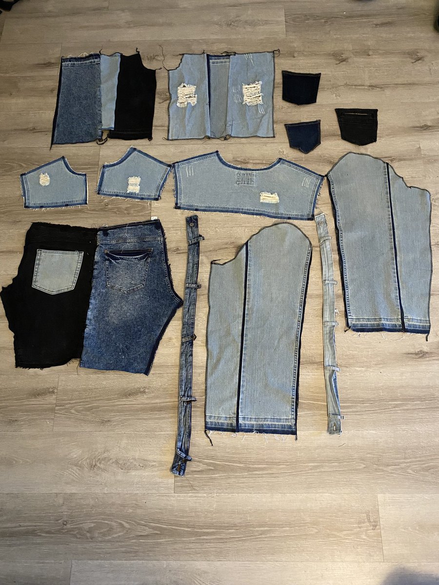 MyPageIsBack's tweet photo. took apart some jeans and made a jacket

DM @LotThirteen for custom orders https://t.co/ByebavYDbo