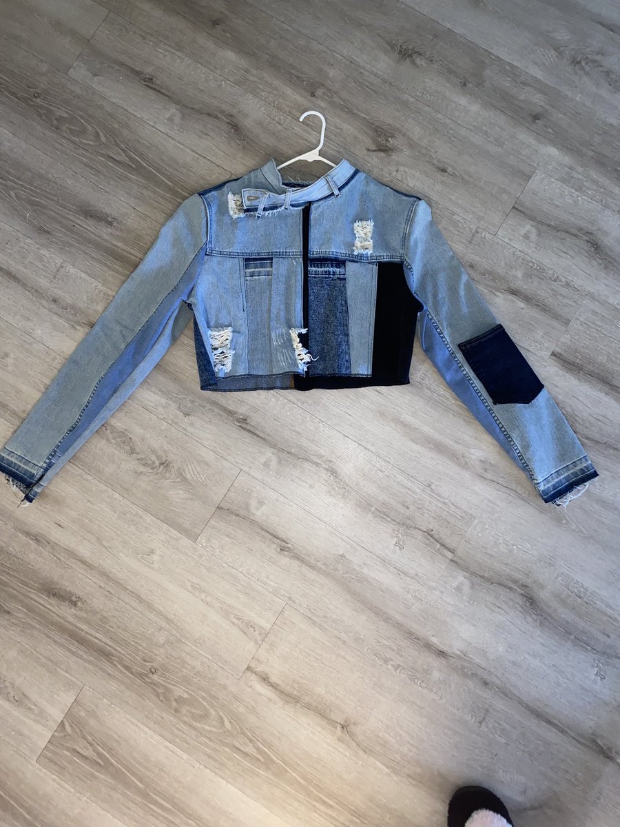 MyPageIsBack's tweet photo. took apart some jeans and made a jacket

DM @LotThirteen for custom orders https://t.co/ByebavYDbo