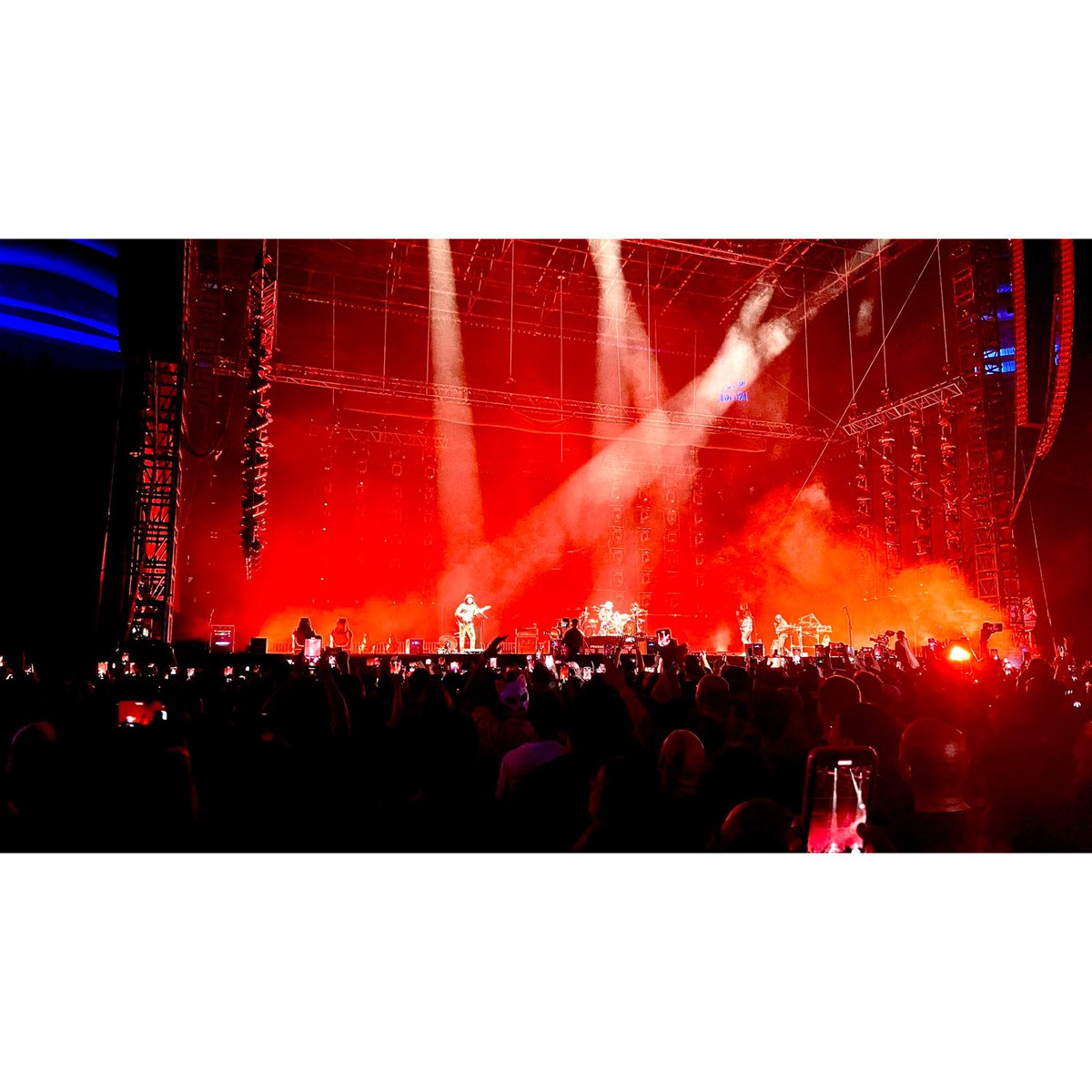 JonRRaj's tweet photo. Thank you @museband for a great show. Thank you @hellouniversemy for making it happen.
#Muse #MuseInKL #MuseLive #MuseLiveInKL https://t.co/XodM7ie7aj