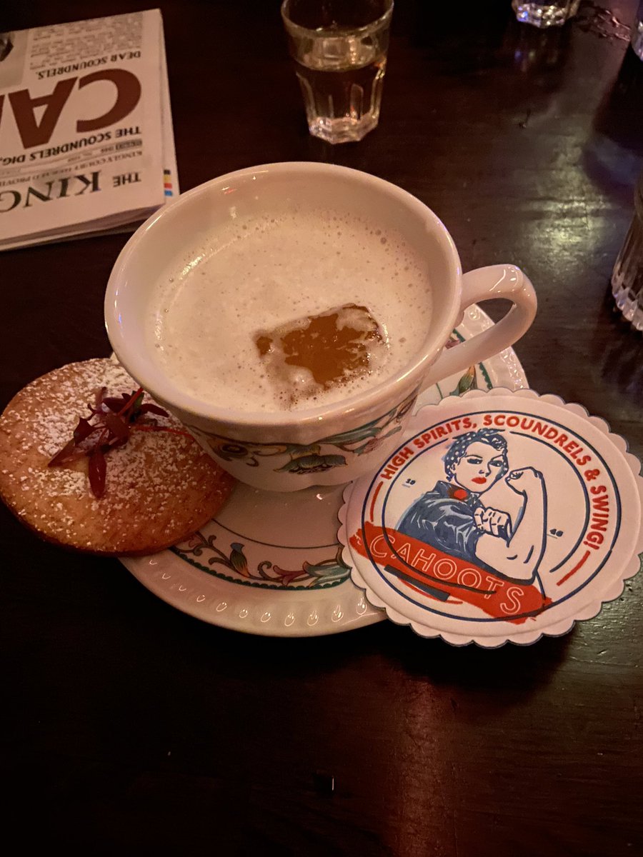 loobyloubell's tweet photo. Great hidden cocktail bar in Soho @CahootsLondon  loved it 😍 https://t.co/K6paKeonbf