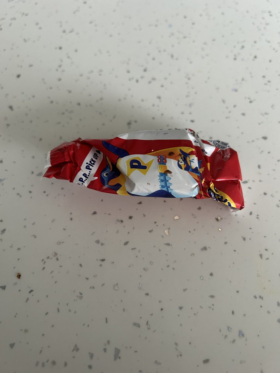 chloeb94x's tweet photo. @McVities just opened a fresh pack of penguins and this is the first one! Look at the state of that! https://t.co/7Qyd3zx7cO