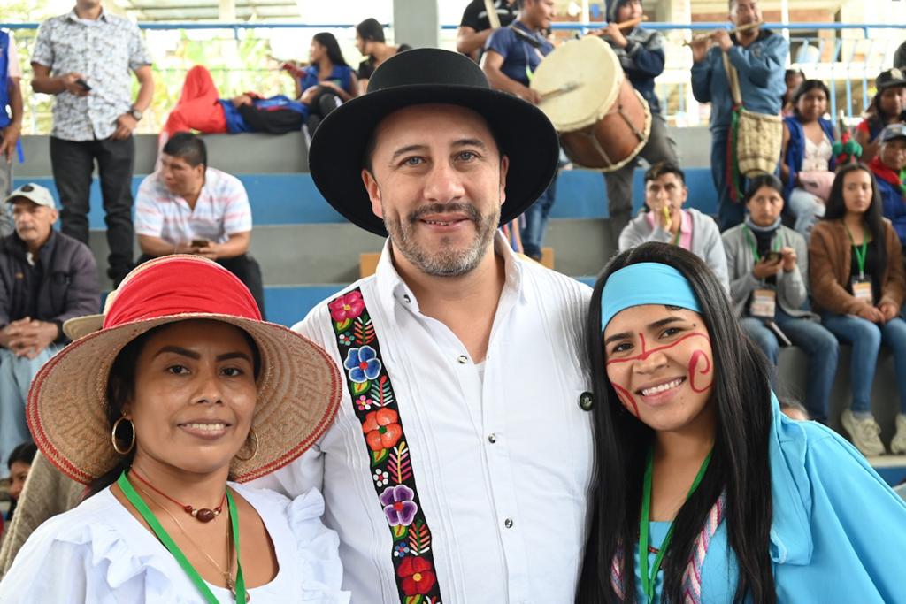 Bravoarthur's tweet photo. La Escuela Itinerante Intercultural de #turismoindígena es un proceso pionero en Colombia, donde las autoridades y cabildos indígenas podrán formarse, desde su Gobierno propio, en gobernanza del turismo, con experiencias itinerantes en diversos resguardos del territorio nacional. https://t.co/k2QGuiAPmN