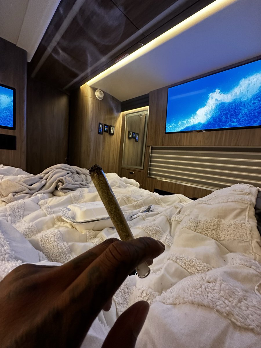 wizkhalifa tweet picture