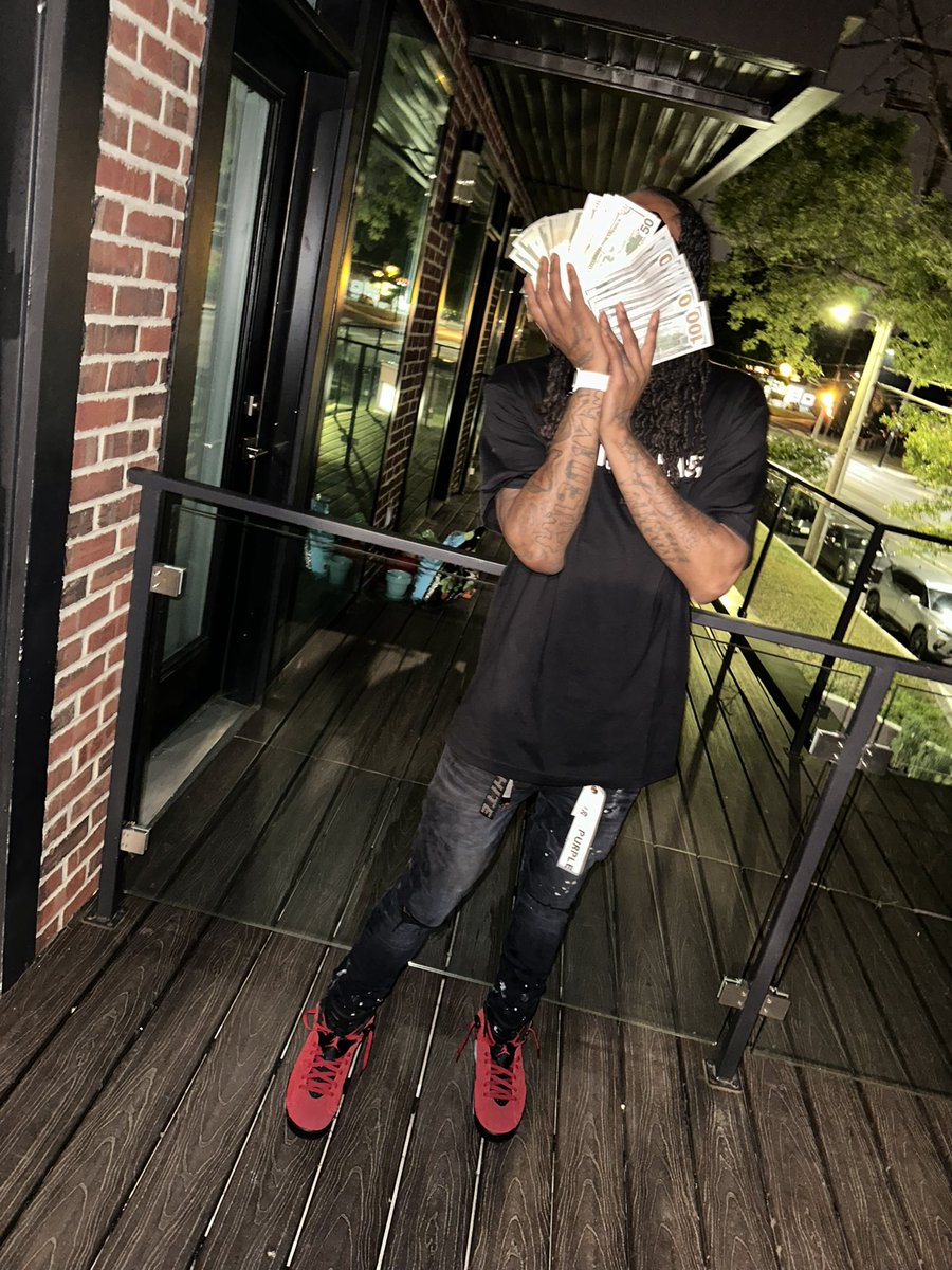 GweedoKid400's tweet photo. 🖤🖤🖤 https://t.co/mCybAIPB2a