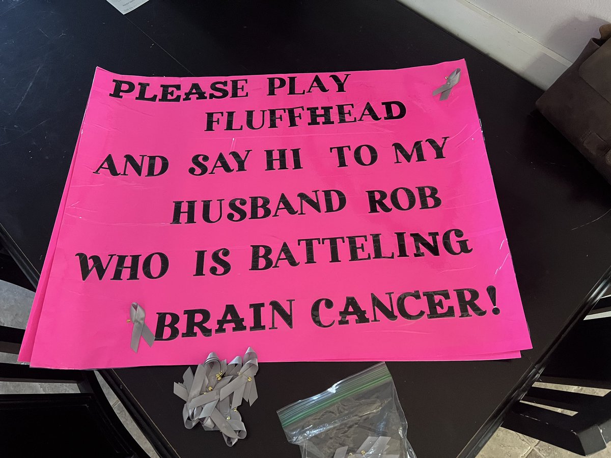 ilene14841731's tweet photo. Tonight is the night I will hold this sign as high as I can! @phish @Phish_FTR @jimpollack @bizarchive @treyanastasio @mike_gordon @pagemcconnell @ChipAParker @StevenLacy #fluffhead
letβs make this happen for ROB he starts radiation & chemo tomorrow https://t.co/bNudcRx9PS