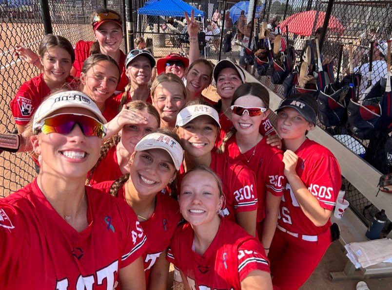 teampahall's tweet photo. THATS A WRAP ON THE 2022-23 season! 

RECORD: 57-16-8 from Fall 2022-until we finished up yesterday!

BUT the real WIN is getting our players EXPOSURE to over 120 different schools in 6 weeks 💪🤯

Big thanks to all the coaches that watched us this summer! 🫶🏻

#teampaproud https://t.co/BNSf7A9ue7