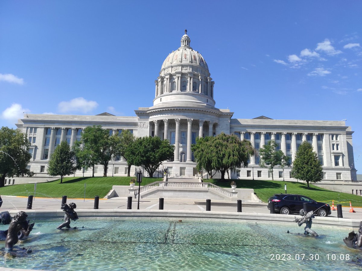 drdvdus's tweet image. Love the beautiful Missouri State Capitol Building! #mocapitol #jeffcity #drdvd #missouricapitol #lovemissouri