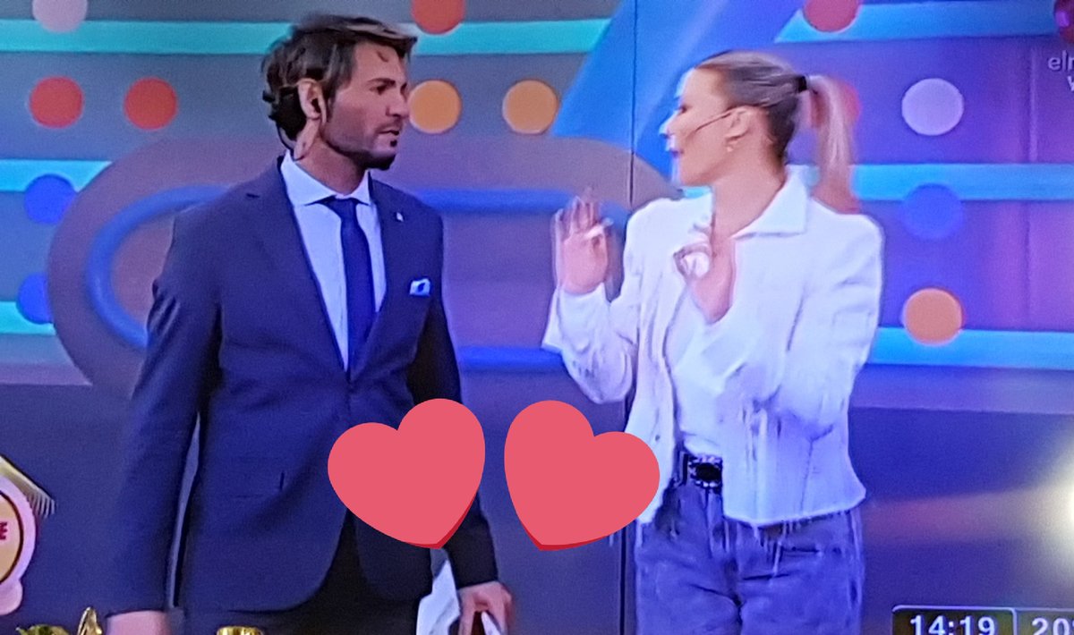 Viendo a @Tomasdente y @piaslapka en el último programa de #LaTardeDelNueve es una pena que lo levanten, es una compañía entretenida y divertida para los fines de semana 😔