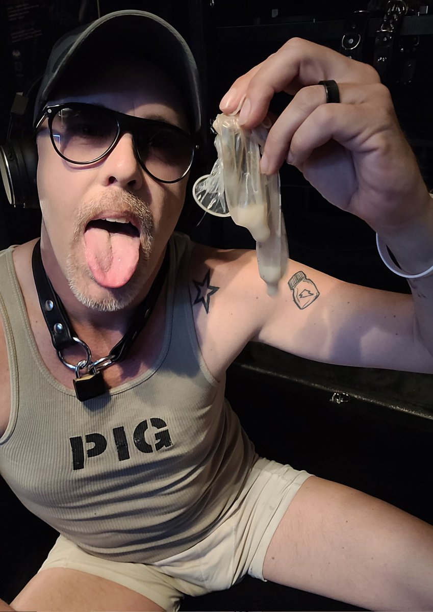 PureFilthPig's tweet photo. Looking for a clean circuit boy? Then I'm nothing for you 😈. Piss, cum and sweat is my perfume and I'll have a smoke while you're breeding my filthy ass 🐷.
#IamTRASH #BREEDINGPIG #anoncumdump #mansmell #dirtyassfucking #perv #nsfwtwt #nsfwaccount https://t.co/zXkoAk7L2a