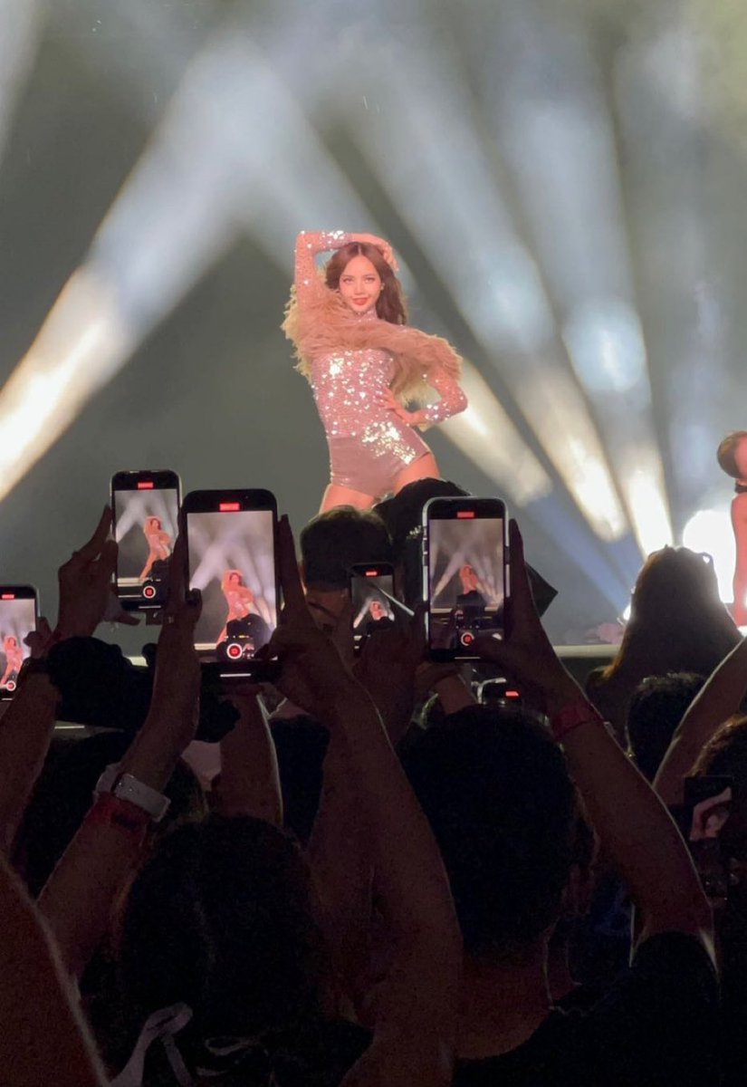 chaokuay_nomsod's tweet photo. ชีก็โซฮอตเกินนนนน ภาพมันสามารถบอกถึงความเป็นตังแม่ได้ขนาดนี้เลยหรอ อมกๆๆๆๆๆๆ https://t.co/Rm59yjBkUr