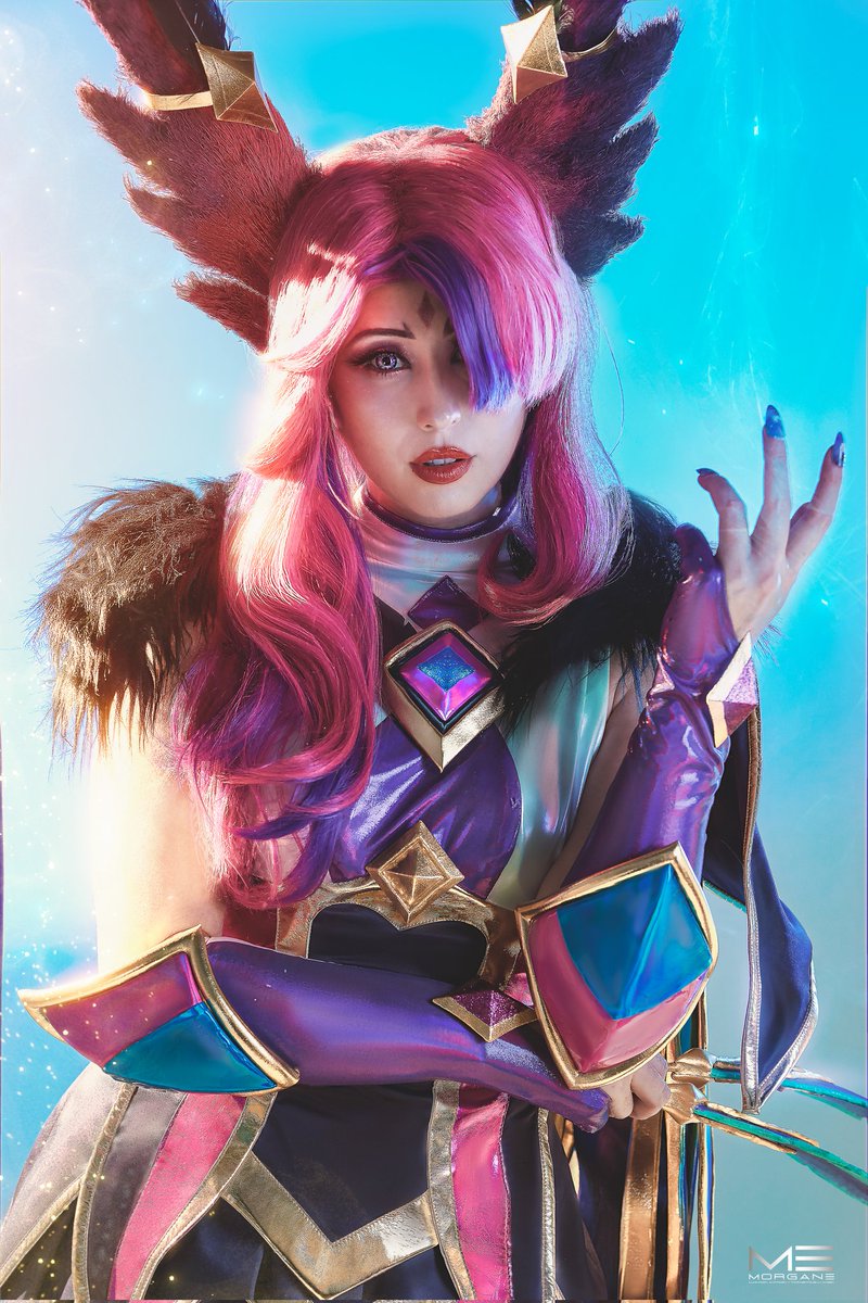 ✨'I'll play the part of the 'Evil Star Guardian returned from the grave', but I don't have to be enthused about it.'✨ Fotaza hecha y editada por la increíble @MorganeD_MC, que tiene un talentazo impresionante 🩷 #xayah #xayahcosplay #xayahstarguardian #starguardian