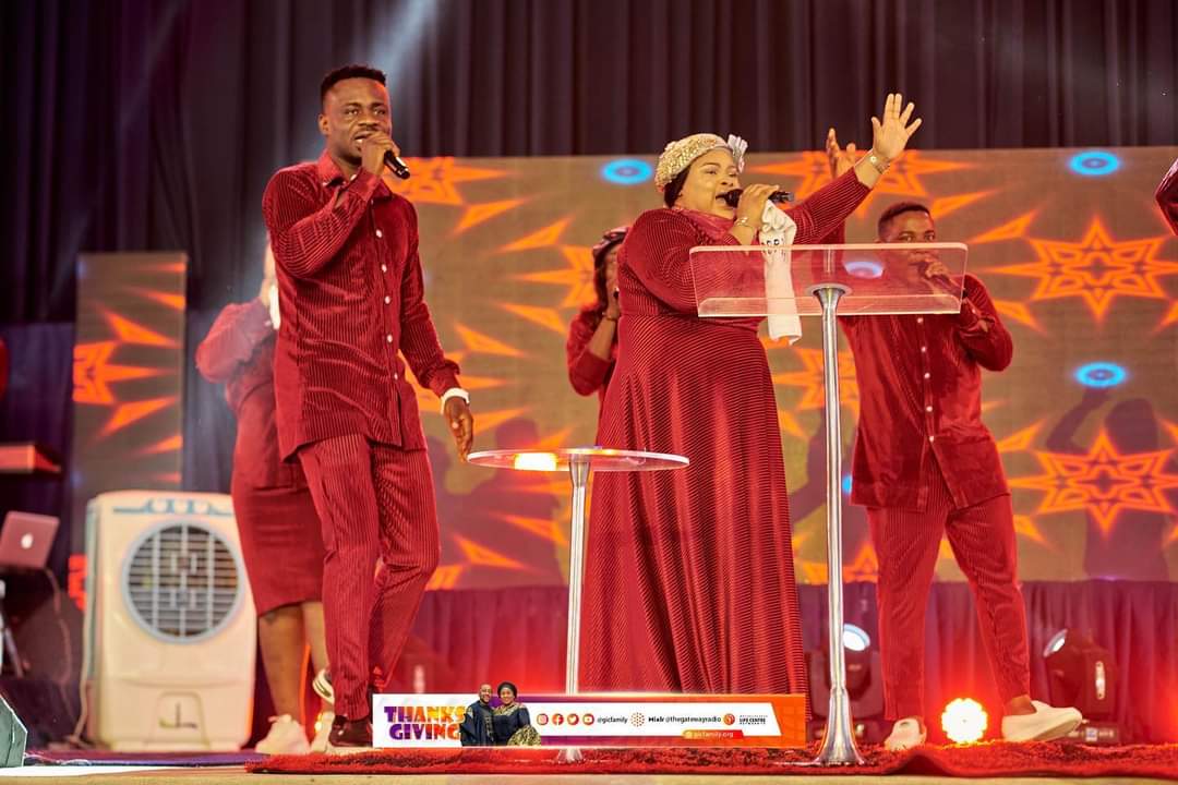 GICfamily's tweet photo. Min. M & Revelation @mystermiracle ushered us into deeper realms of praise & Worship @ our July Thanksgiving Service. We sang & gave God our dancest dance!
#gicfamily
#julythanksgiving
#sundaysatgateway https://t.co/r6Efl8oPuo