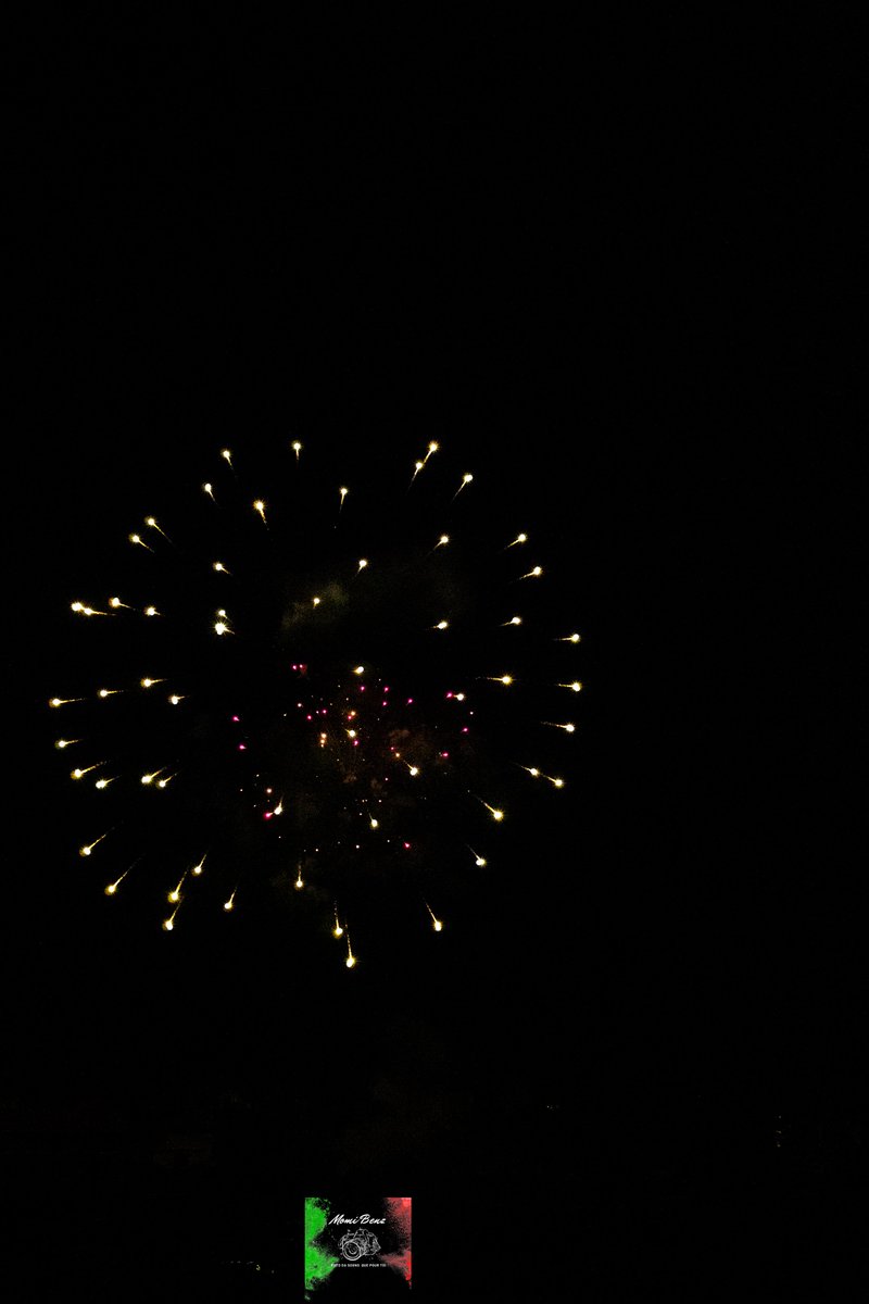 BenzMomi's tweet photo. #Fireworks
#FireworksShow
#FireworksDisplay
#Sparklers
#Pyrotechnics
#FireworksNight
#NightSkySpectacle
#FireworksSpectacle
#CelebrateWithFireworks
#FireworksPhotography
#FireworksFun
#FeuxDartifice
#SpectacleDeFeuxDartifice
#FeuxDartificeNocturnes
#Étincelles
#FeuxPyrotechniques https://t.co/d72aZ96Bty