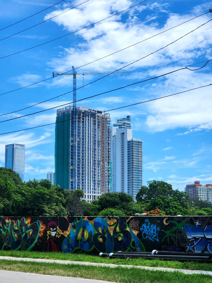 volvoshine's tweet photo. Edgewater is about to get a busload of new residents
📍Edgewater Collective
📍NEMA Miami + Whole Foods
#Miami https://t.co/w6jtsIrpTc