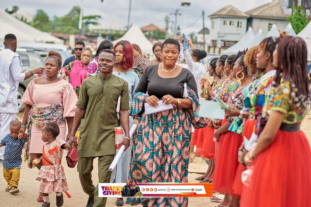 GICfamily's tweet photo. Beautiful faces arriving for Thanksgiving service. God has been gracious to us in July! π₯° We came to say THANK YOU in community! Peep the excitement on our faces as we stepped into His sanctuary today...
#gicfamily
#sundaysatgateway
#julythanksgiving https://t.co/a5RVhz4S1P