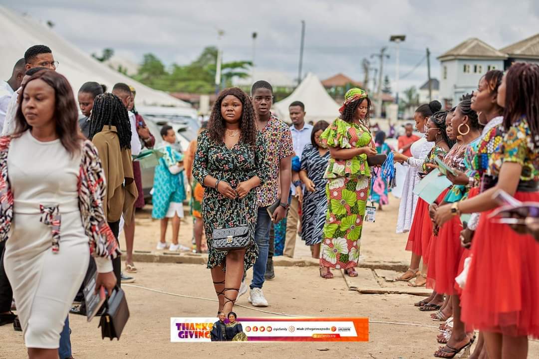 GICfamily's tweet photo. Beautiful faces arriving for Thanksgiving service. God has been gracious to us in July! π₯° We came to say THANK YOU in community! Peep the excitement on our faces as we stepped into His sanctuary today...
#gicfamily
#sundaysatgateway
#julythanksgiving https://t.co/a5RVhz4S1P