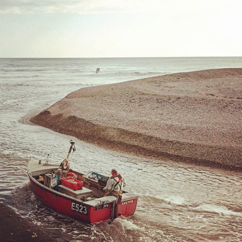 #MeetOurFleet 
Crabby Al, fishing his 18ft Capricorn, Good Life out of Axmouth. Axmouth is home to an amazing small-scale fleet that is weather and tide dependent! #EatOurFish #seafood #fishing #lowimpact #collaboration #coastalcommunities #swisbest 
📸 Alan Dowse