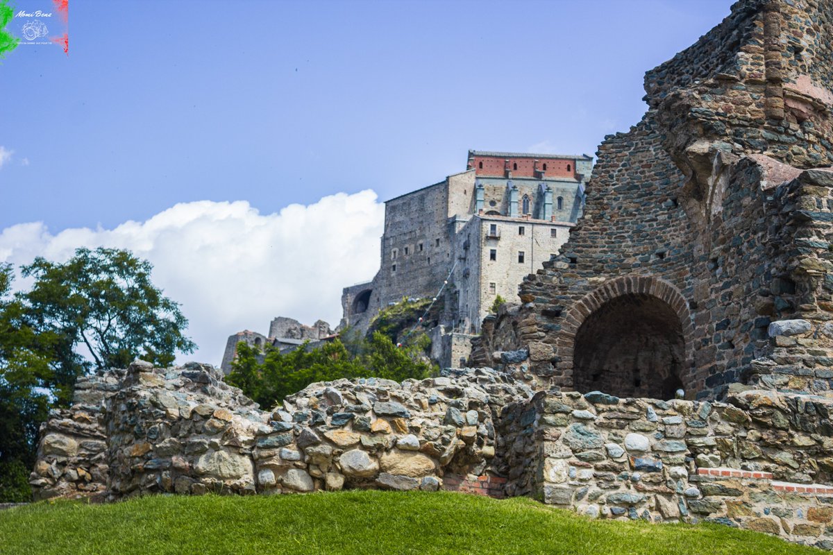 #sacrasanmichele #valdisusa #torino #abbazia #medievale #paesaggio #natura #paesaggiopiemontese #abbaziamedievale #paesaggiitaliani #paesaggiorurale #naturaselvaggia #escursionismo #turin #abbey #medieval #landscape #nature #medievalabbey #medievalarchitecture #italianlandscapes