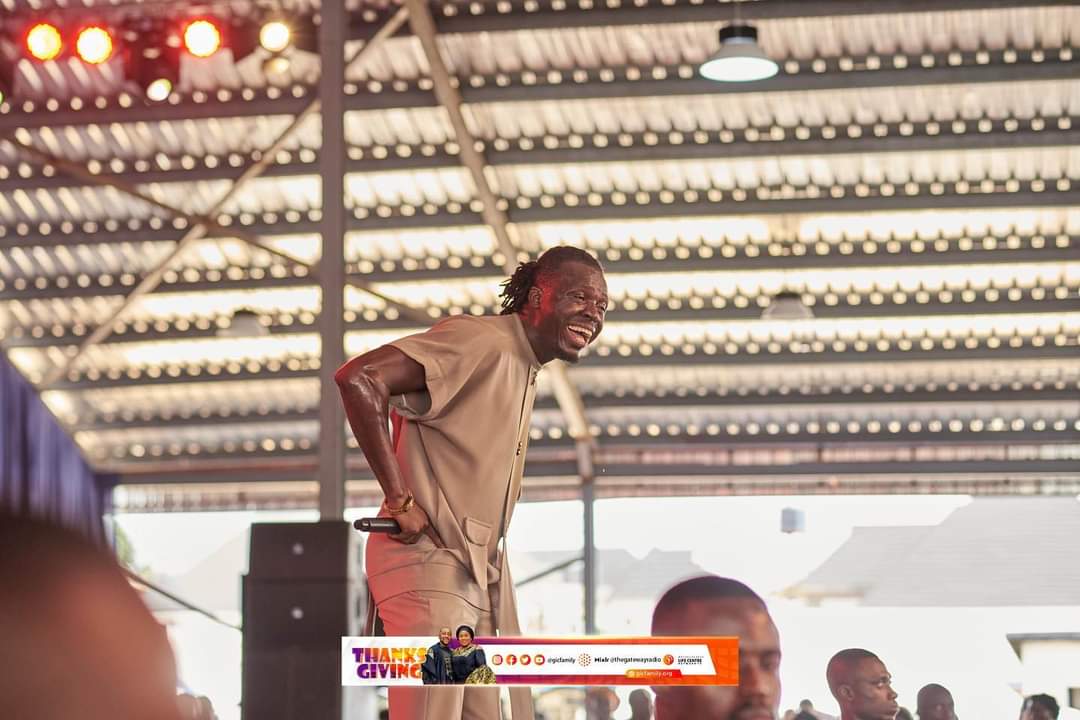 GICfamily's tweet photo. Thank you @Akpororo for paying us a visit today. Your presence was a blessing and as usual, you raised the banner of praise with so much energy! Thank you for being a blessing to us!
#gicfamily
#julythanksgiving https://t.co/xBznd7UWsg