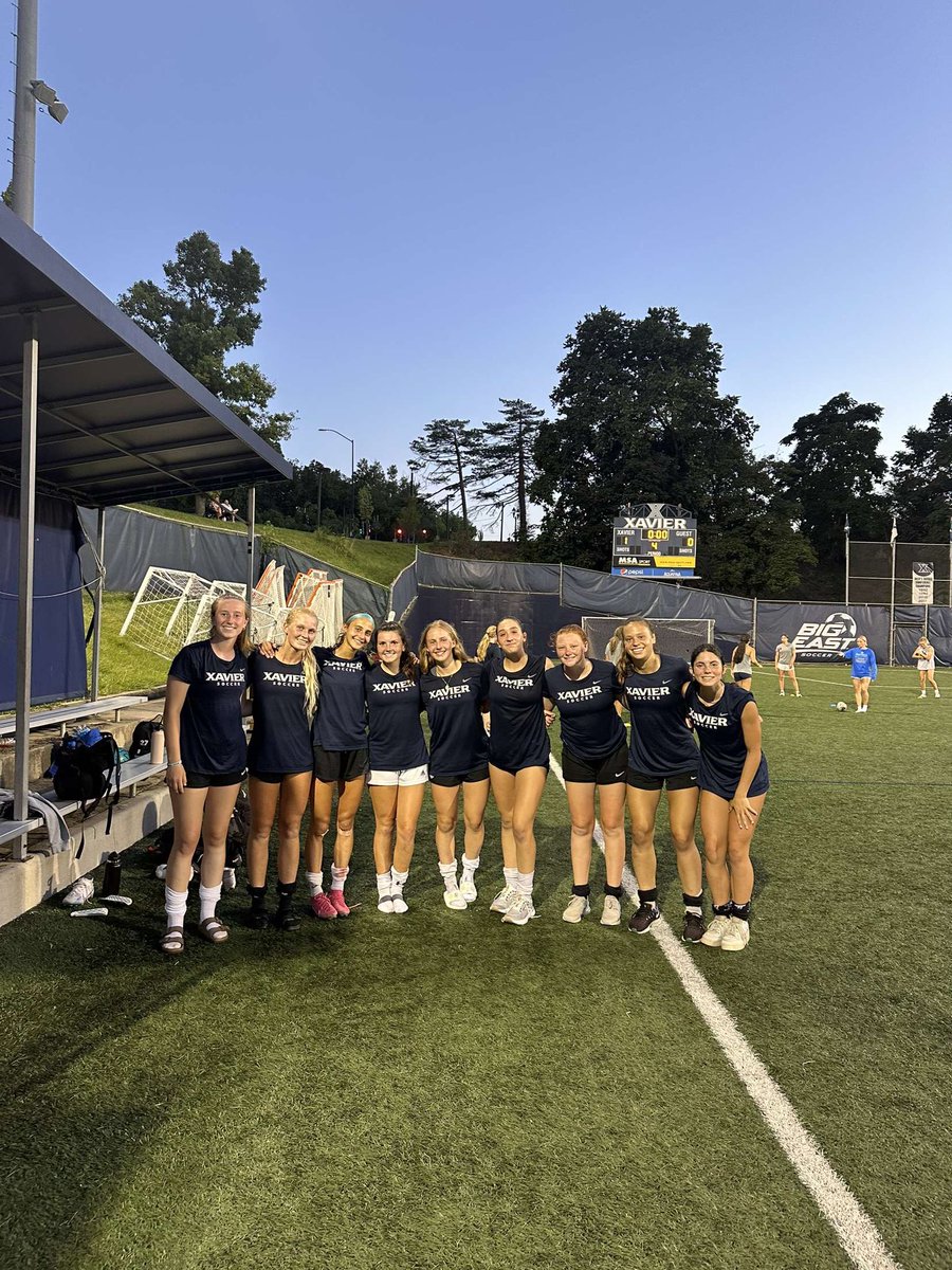 Excited for the future with these amazing soon to be teammates! 💙🙅🏼‍♀️