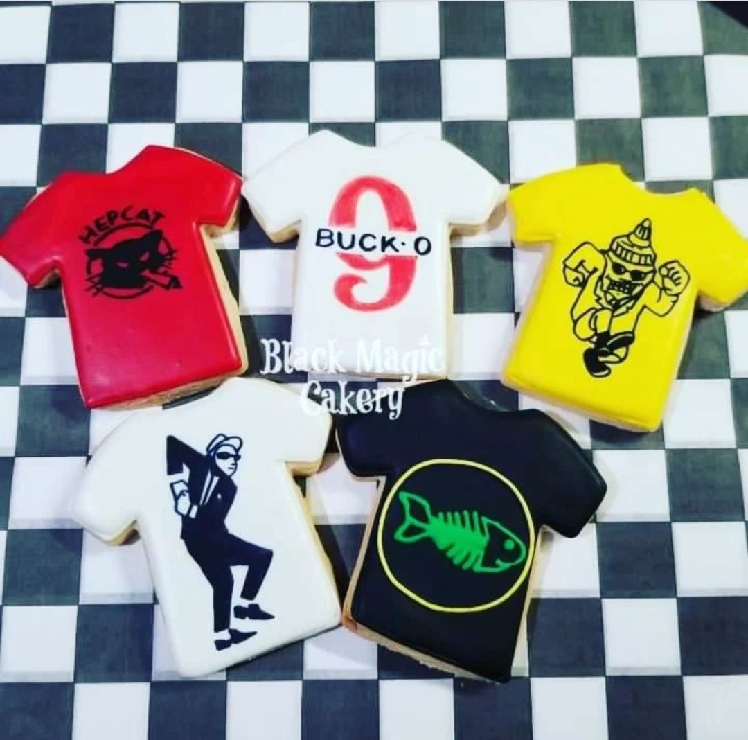 skaboxrox's tweet photo. @blackmagiccakery made us these awesome tee cookies for our Ska-B-Q box! Thank you, Nicki! ππͺππͺππͺ
#bakery #cakery #cookies #magic #bandtees #ska #skapunk #twotonearmy https://t.co/1s65Z8ZI75