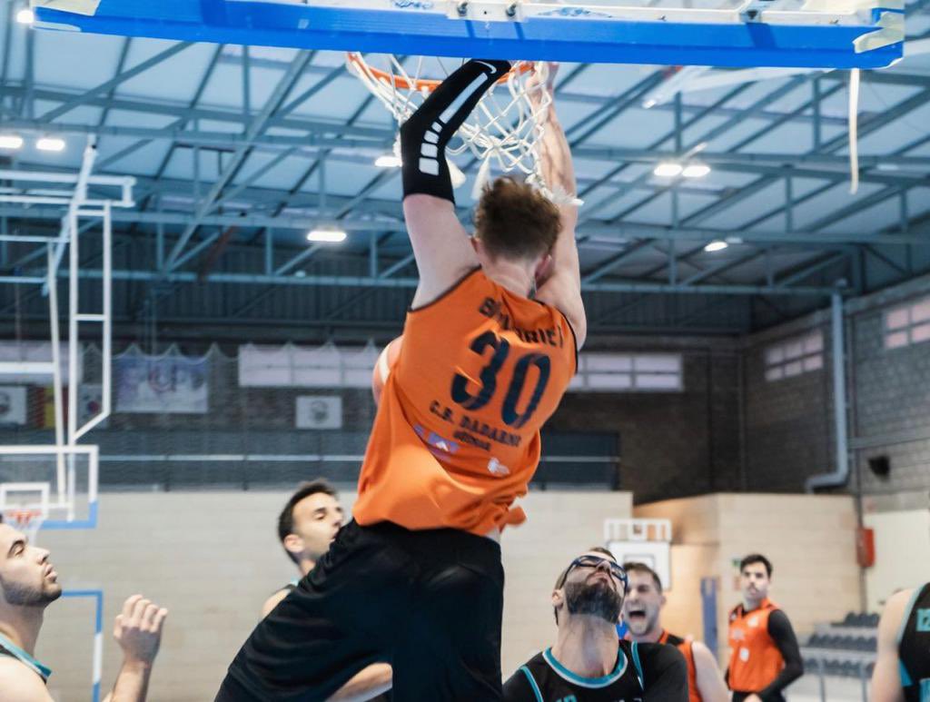 CbDadarmo's tweet photo. FICHAJE DADARMO 23/24

El Club Baloncesto Dadarmo anuncia la vuelta del pívot argentino con pasaporte Aleman Christian Bihurriet.

Christian es un pívot de 2,05 m. y 23 años, que fue formado en las categorías inferiores de San Lorenzo.

¡¡¡VAMOS CHRISTIAN!!!

🏀ARRIBA DADARMO 🏀 https://t.co/qEoZMXRiTz