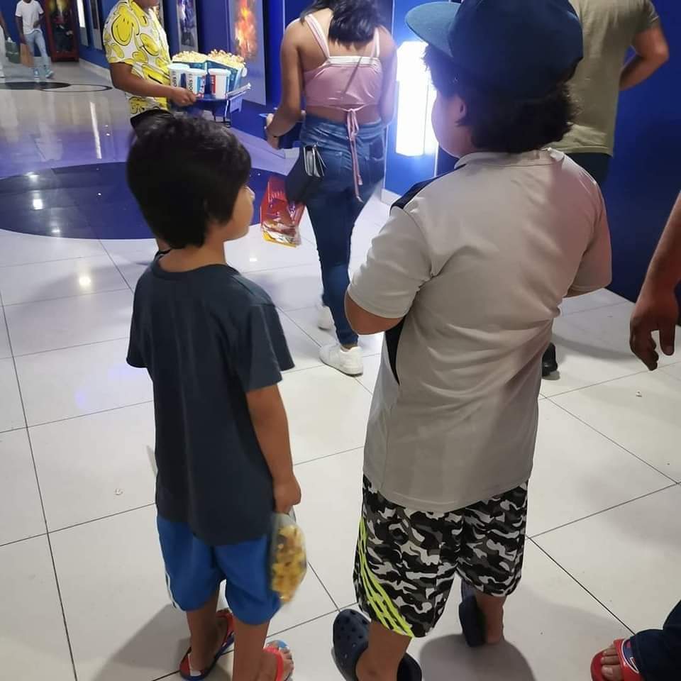InfoAgenda_Mor's tweet photo. #Sos |😱🔴 Dos personas llevaron a dos niños a ver una película, les compraron dulces para que se entretuvieran y luego los abandonaron dentro de la sala de @Cinepolis de Plaza las Americas de #Cancún, #QuintanaRoo. @botDesaparecidx
@SOS_Busqueda
ℹ️👇
https://t.co/5pgiOksTKc https://t.co/q404UXm38w