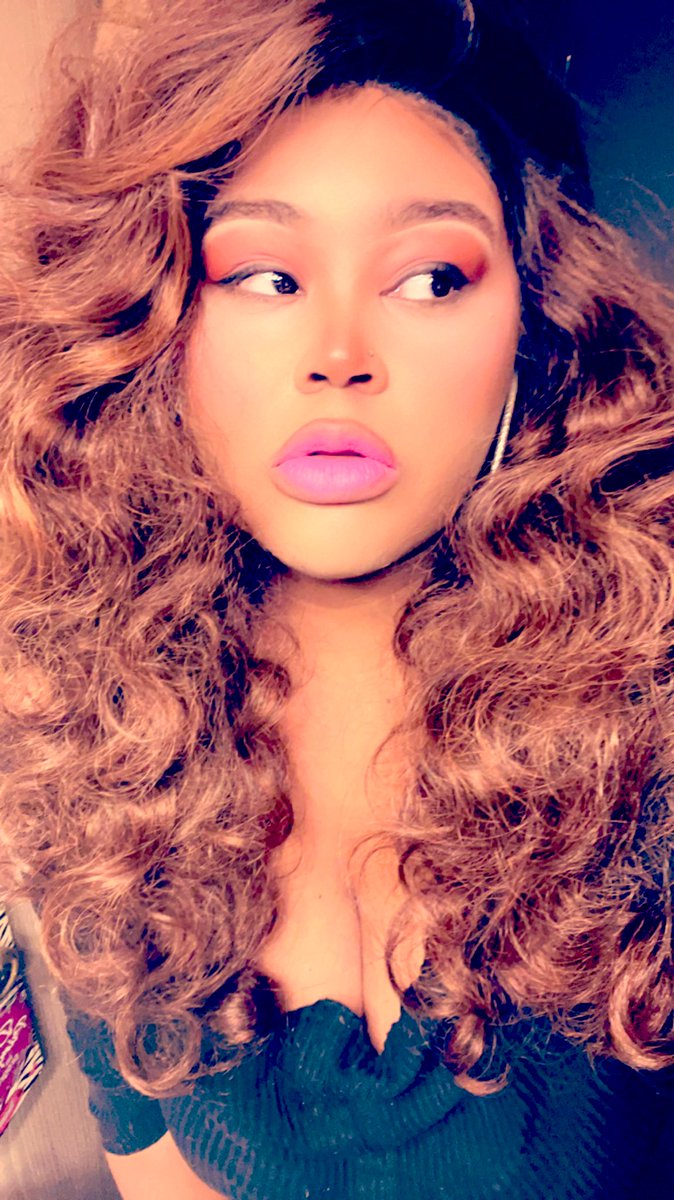KimberlyCoady's tweet photo. One time for the birthday bihhhh 🎂🥂 https://t.co/otpbffjBT9