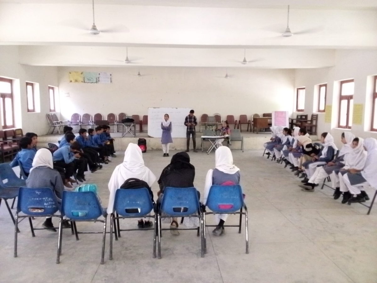 TheOECOnline's tweet photo. Inspiring a Generation! 📚

Exciting news!  The Beyond the Classrooms Project (BTC) has taken off today in the Gilgit, Hunza, and Ghizer districts of Gilgit Baltistan! Our passionate volunteers are now actively engaging with 6th, 7th, and 8th-grade students in various 1/4 https://t.co/5awqnp56xk