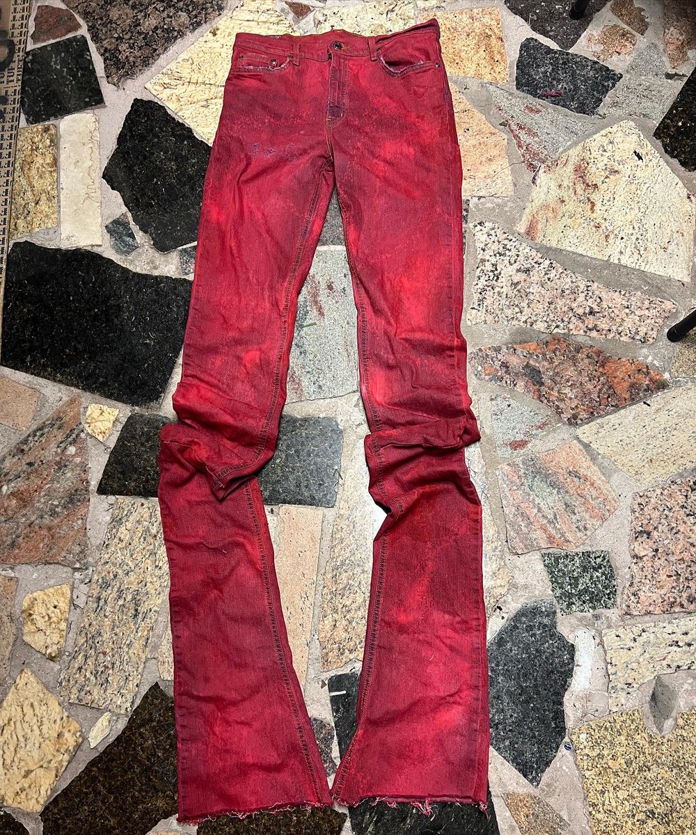 Jodeiine's tweet photo. Devil worn stack jeans ! https://t.co/Br3P32i2Jz