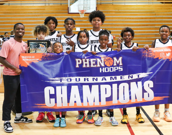 Phenom_Hoops's tweet photo. Congrats to Team HUSTLE for winning the championship at the #PhenomSummerGrind https://t.co/9HLVFU2QsF
