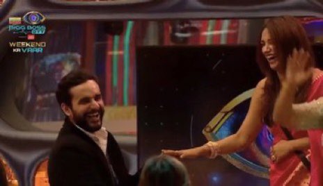 vinay_karad's tweet photo. Congratulations Malhan family!!!
Like❤️ #Abhiya 
#AbhishakMalhan #JiyaSankar #BigBoss #BigBossOTT #BigBossOTT2 #Fukralnsaan #FukraArmy #ElvishAmry #JiyaIsLove #JiyaShankar𓃵 #ElvishBBWinner #SalmanKhan https://t.co/2SwEiiiCYm