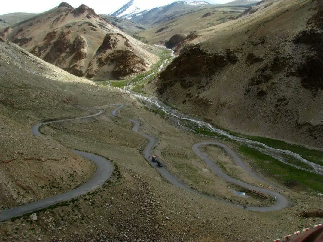 canvasnchrome's tweet photo. #Ladakh 
#Travel 
#Bikeride https://t.co/XN5I2xh23m