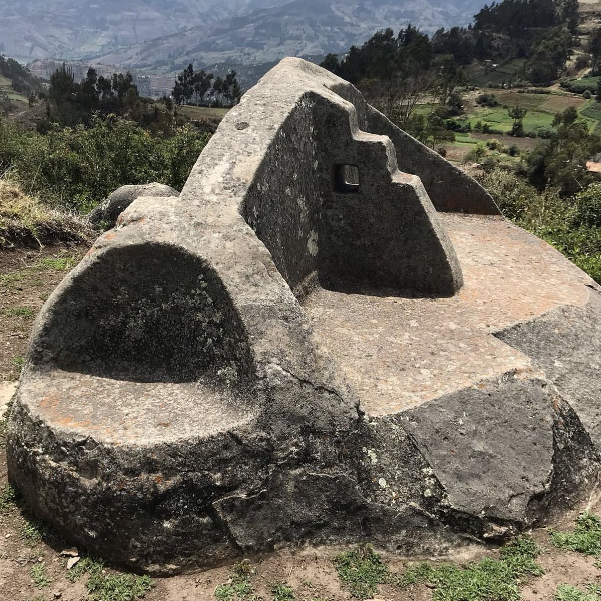 derek__olson's tweet image. A few hours west of Cusco is an ancient enigmatic site known as Saywite that features some very unique megalithic marvels. This triangular piece was possibly used as an astronomical observatory, &amp;amp; there is research that suggests the Inca used it to learn agricultural hydrology.…