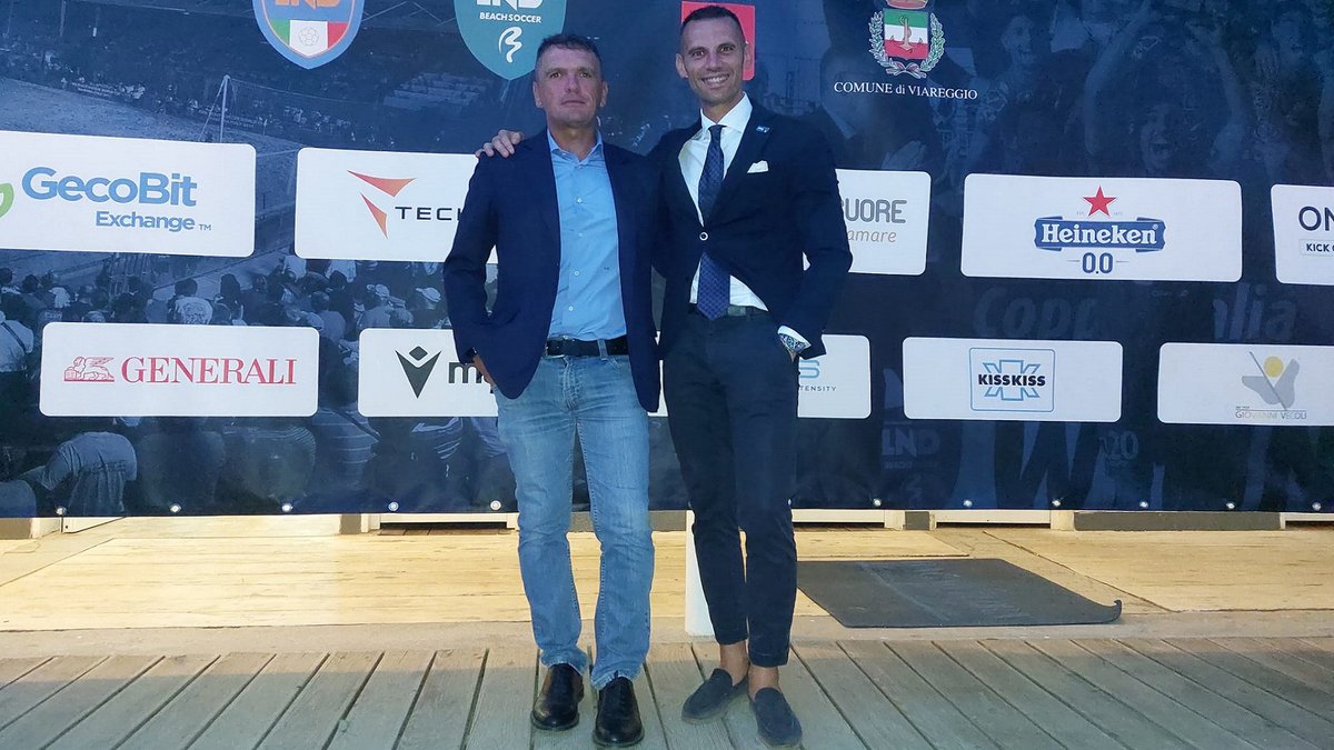 AIA_it's tweet photo. Beach Soccer Awards, riconoscimento per l’internazionale Saverio Bottalico. #CANBS #Beachsoccer #AIA #arbitri #calcio #sport https://t.co/4tpI6PlDrd