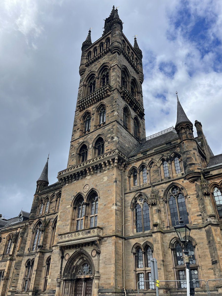 notreallyme62's tweet photo. Well another day another university visited. This time Glasgow ???? Just down to 3 now 🤔. #university #glasgow https://t.co/Fe9oqtUHOA
