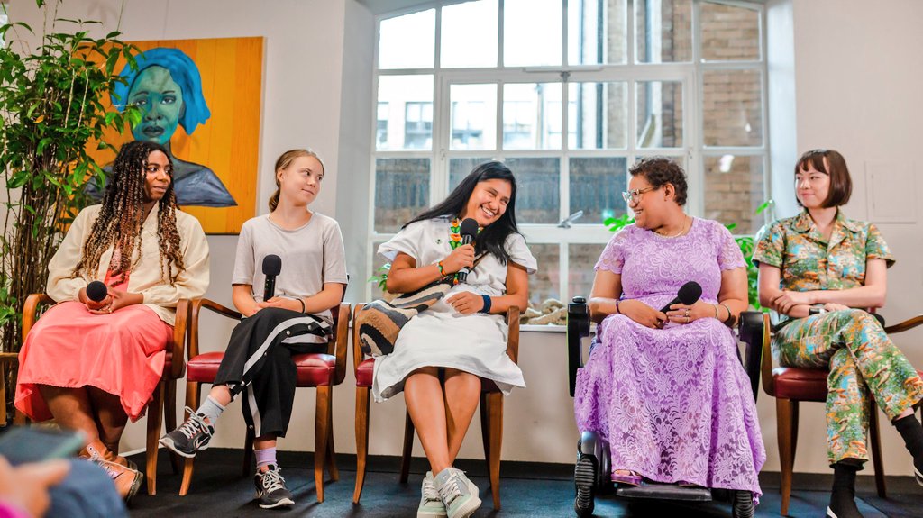 zerohour_uk's tweet photo. Shout out to these brilliant advocates, Dominique, Greta, Ati Viviam, Daphne and Tori, for joining their voices together with so many others—to oppose #Rosebank, to champion intersectionality—and to call for urgent #climateaction. Thank you, all. 💚 #planetsummer https://t.co/3bzx0si3T9
