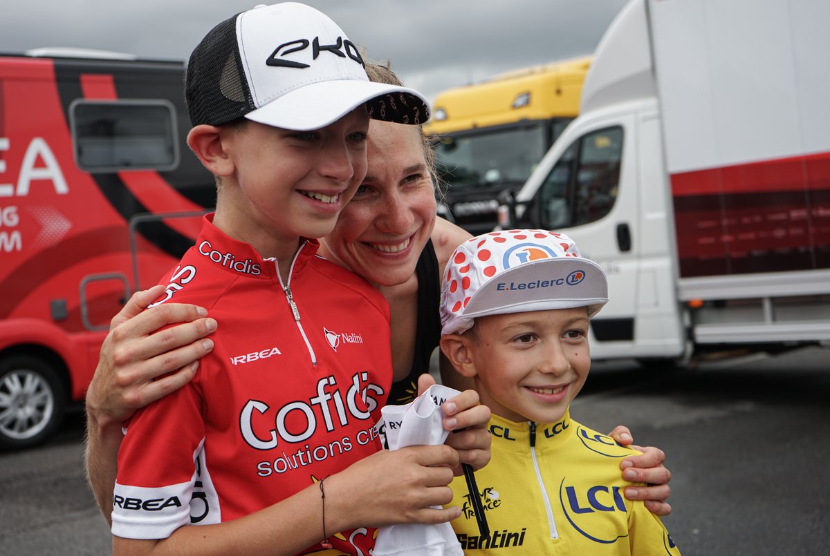 C'est aussi ça la magie du Tour : créer des vocations 🤩 Merci Antoine de croire en l'équipe ! 

#TDFF2023 📸 Lisa Guérin