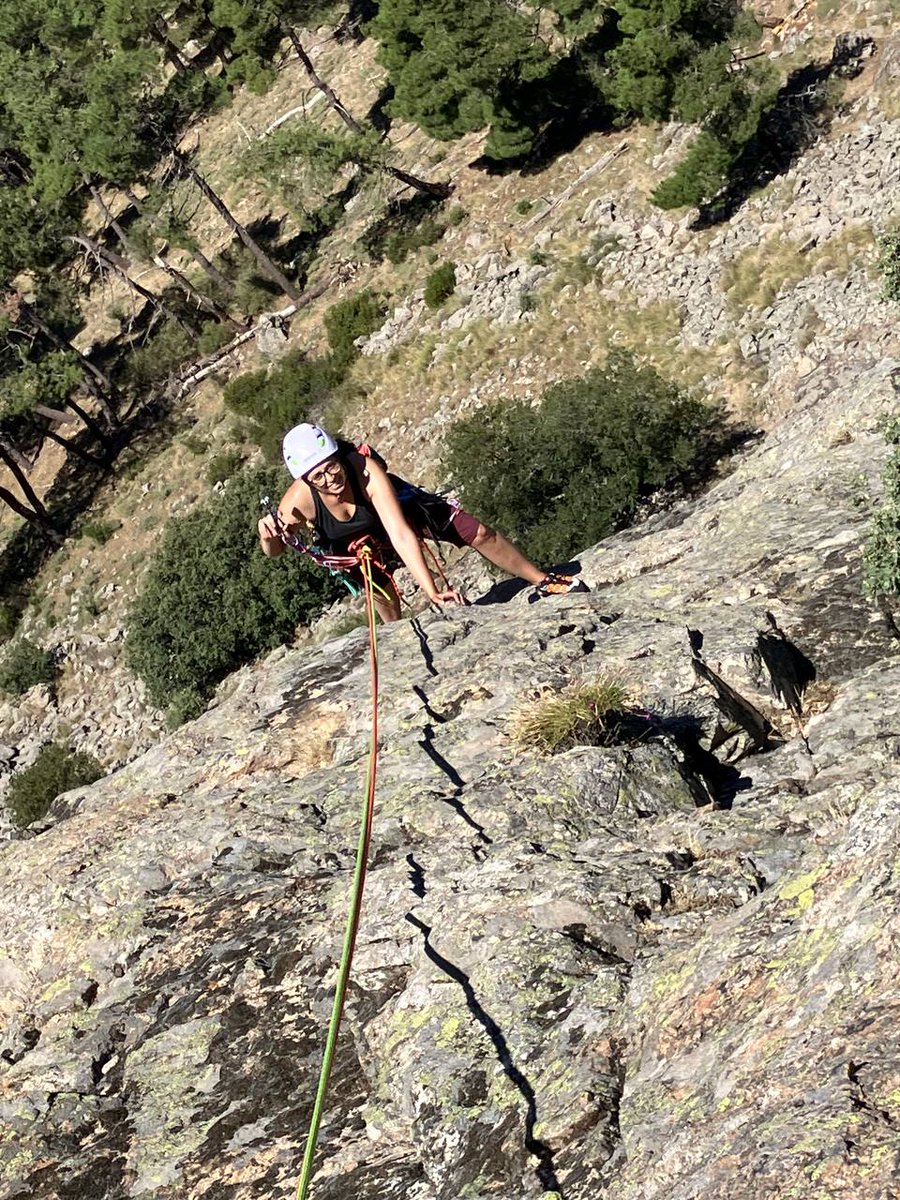 lauralruiz's tweet photo. Espero que hayáis tenido un día de diez (yo sí)
#Domingo #Abantos #climbing https://t.co/1K41lwLdwg