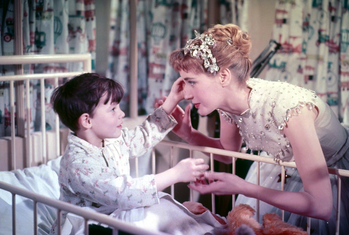 Lost_In_Films_'s tweet photo. Watching No Time For Tears #AnnaNeagle #SylviaSyms #JoanHickson #JoanSimms on @TalkingPicsTV https://t.co/oZotxVcAf4