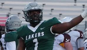 IamJoshyJ's tweet photo. #AGTG Blessed to announce that I have received first D2 offer from Roosevelt University 🟢⚪️
@Coach_Davis42 @RULAKERFB @Chris_CJ_6 @_MP_Football 
#RideTheWave #RooseveltLakers https://t.co/a1ynxKKSU8