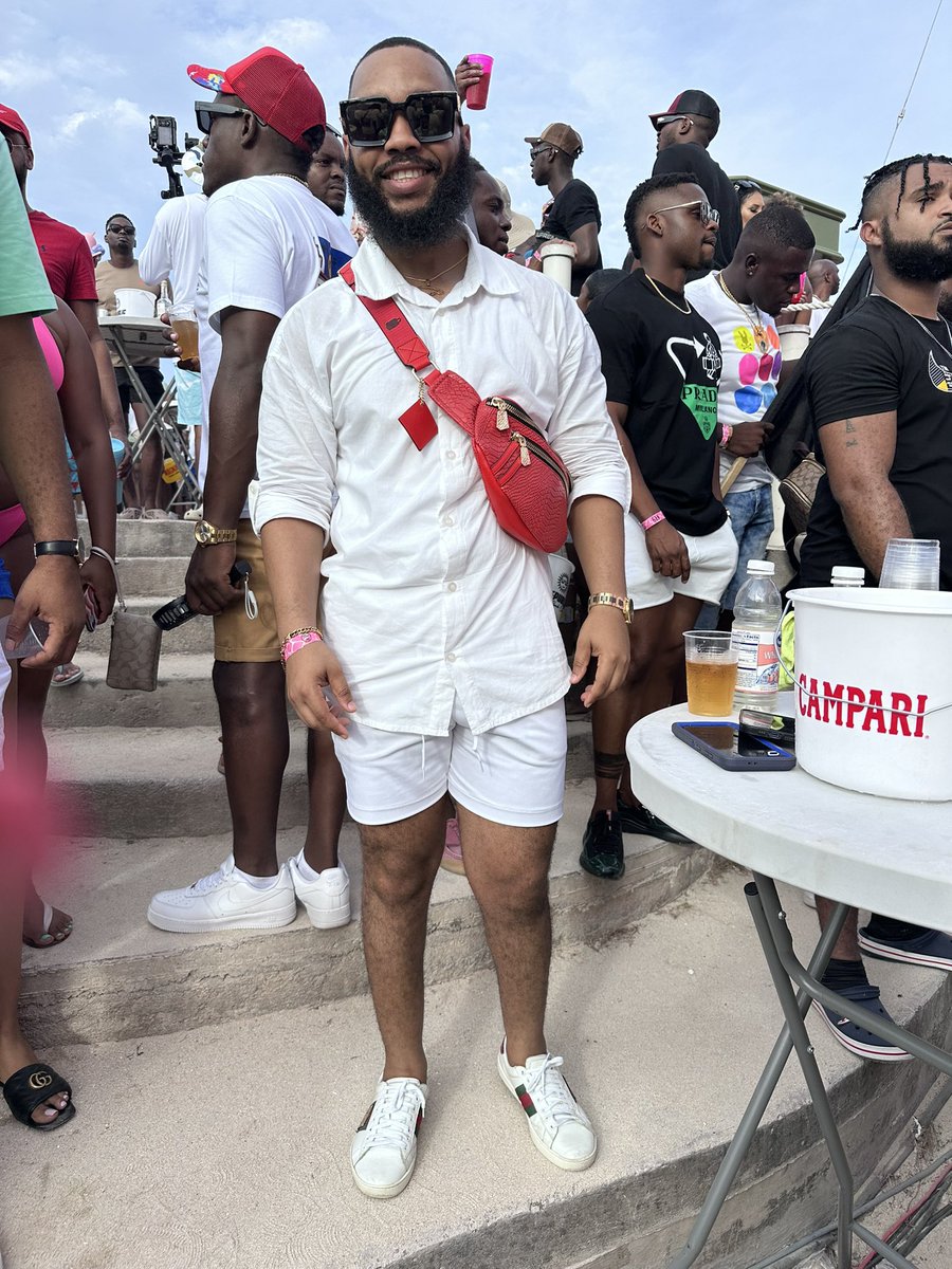 kubanz_chav's tweet photo. #RepublicBeach before the shirt came 🔥😮‍💨 https://t.co/CgUHgoZWxX