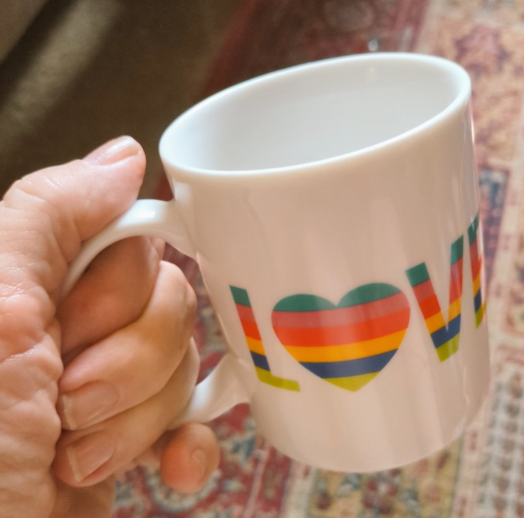 UnionLassJo's tweet photo. Home for a brew after #boltonpride Had the most amazing weekend with the most amazing people. For the people I know and love for whom #prideisstillaprotest I hear you and I see you 🌈 https://t.co/pUXXEVPx5l