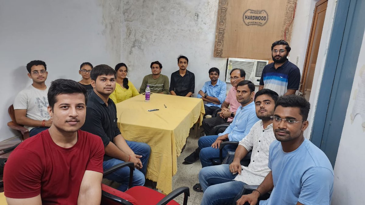 दिनांक 30.07.2023 को NMO Anmmch, Gaya यूनिट द्वारा विशेष बैठक का आयोजन Dr Rajeev सर के आगमन में किया गया।
कार्यक्रम में आगे होने वाले शिविर,यात्राएं,बैठक,इन सभी मुद्दों पर चर्चा हुई। 
Dr.Rajeev सर के स्वागत में Dr.R.K.Raman sir और अन्य सदस्य शामिल रहे।
भारत माता की जय 🚩
#nmo