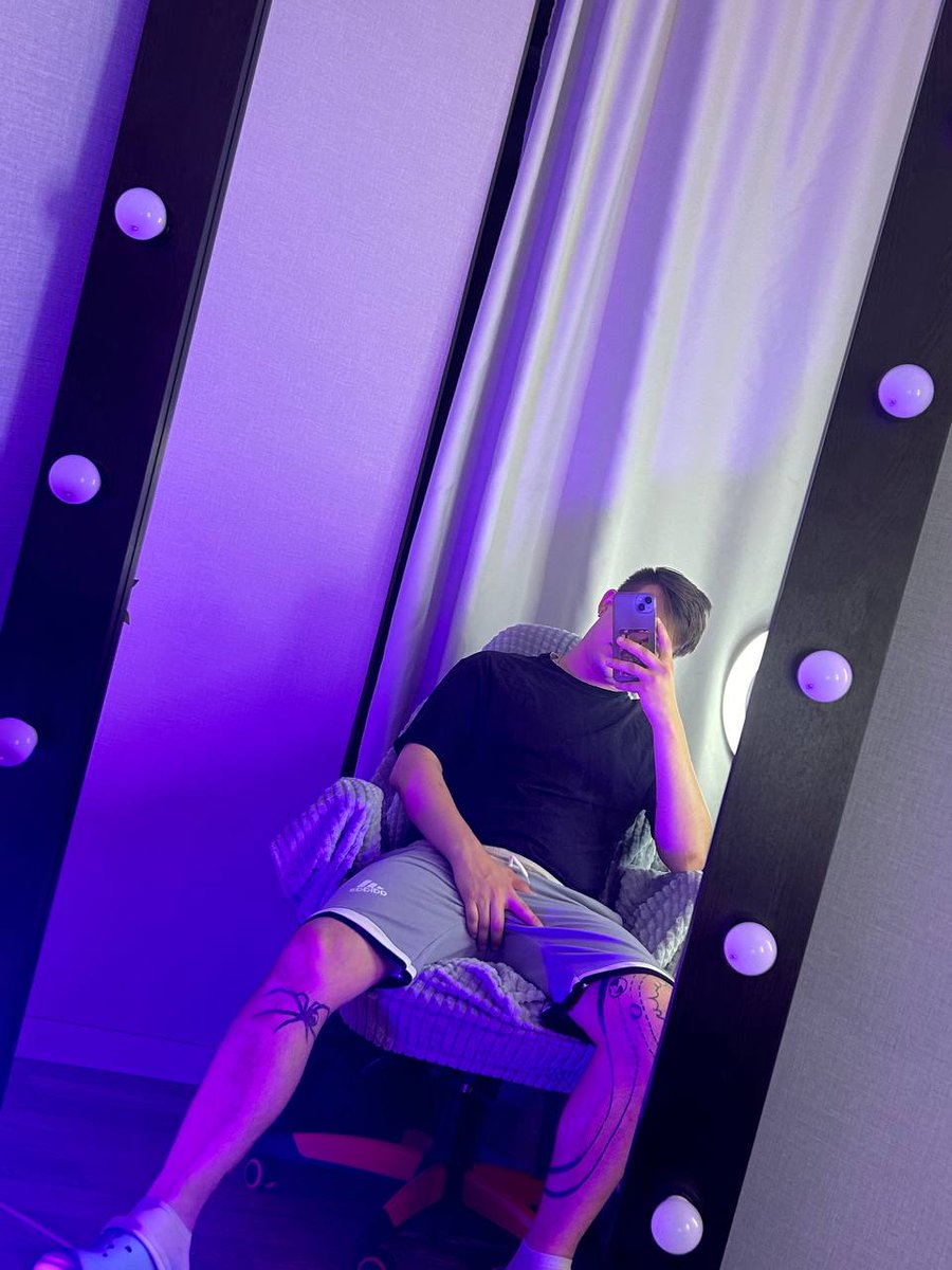 Jackson293jm's tweet photo. Come see me live right now @Stripchat 👉 https://t.co/ORUgfahemU #stripchat #stripchatlive https://t.co/KsNJDCBcVa
