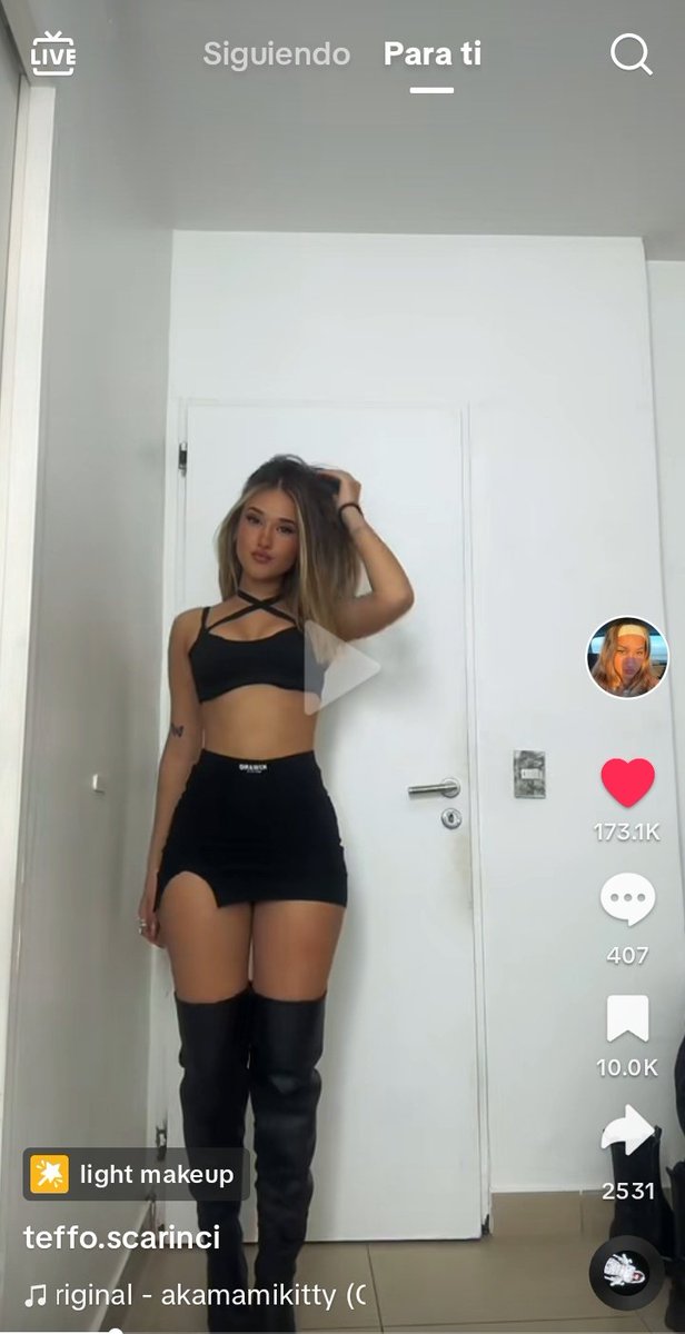 el cuerpazo q tiene esta mina, es increíble