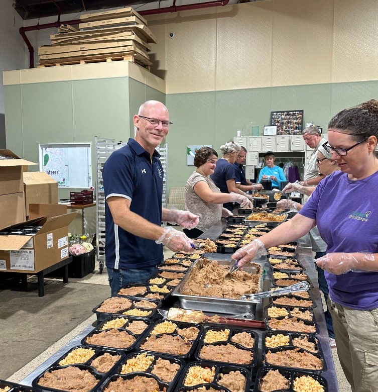 CultivateRescue's tweet photo. Thank you to some of our hundreds of volunteers in July! iNDustryLabs #Lippert #LoganCenter #StMarkMissionary @NDPreCollege @StPiusGranger #Laidig https://t.co/0S7P4S2Lbb