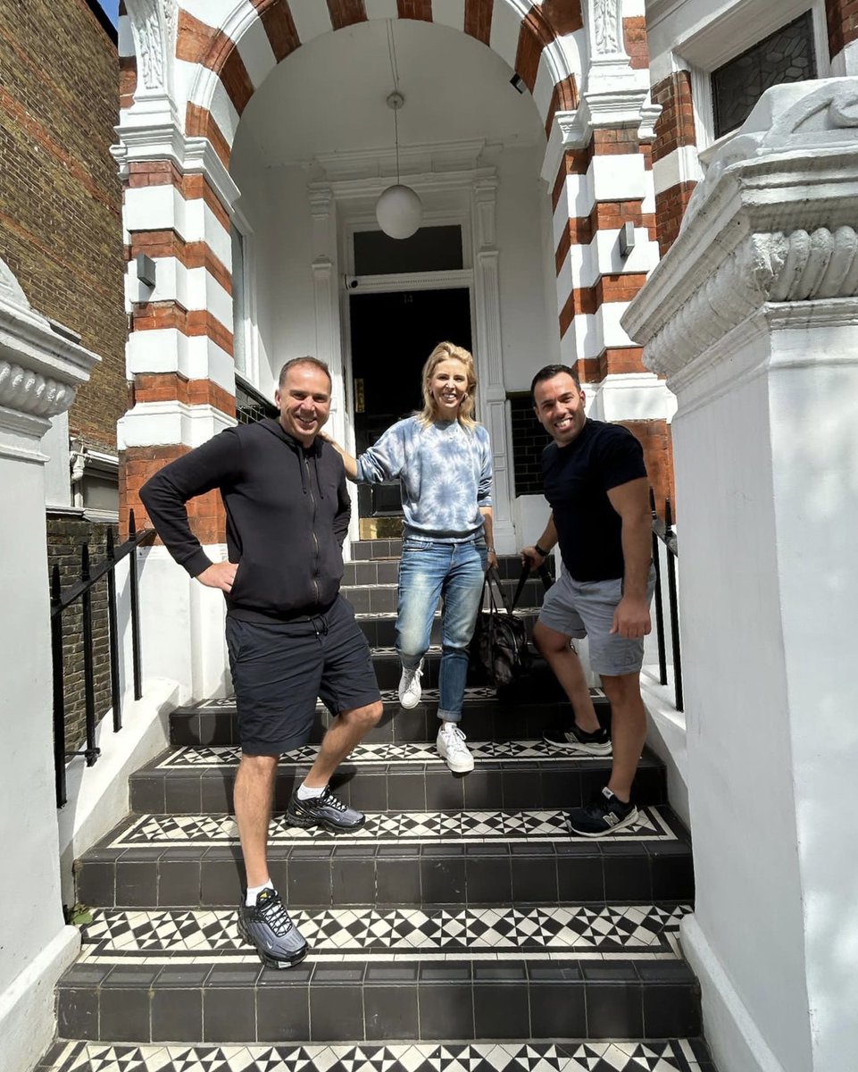 What happened when the builder, designer and carpenter arrived at the bar ;)? #myhomevibe 
#modernalways
 #regentspark 
#londoninteriors
#nw3
#hampstead
#belsizepark
#designinspiration
#primrosehill
 #hireadesigner
 #hampsteadvillage
 #belsizevillage
 #howihome
 #cornerofmyhome
#