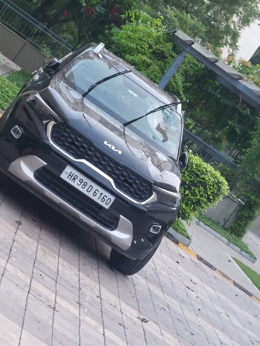 DEEPAKKAHUJA's tweet photo. #Gurgaon
- सेक्टर 67 स्थित बेस्टेक पार्क व्यू सपा नेक्स्ट के बी टावर की 15वीं मंजिल से प्लास्टर गिरने से 2 कार डैमेज।
#Bestech #Plaster #Structure_Audit
@dtptraffic @DC_Gurugram @cmohry https://t.co/pN8gCNlk0k